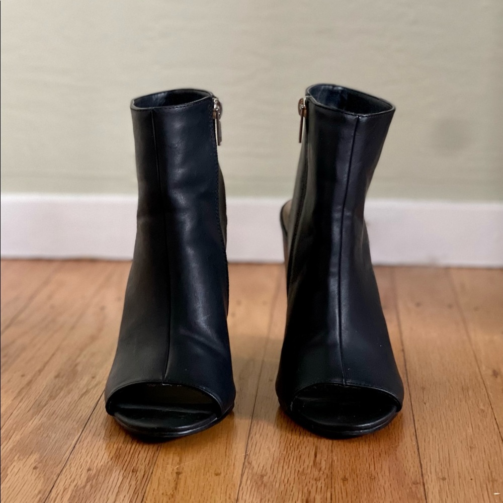 Black high heel, open-toe booties